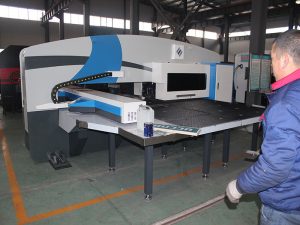 cnc torreta punzonadora utilizada